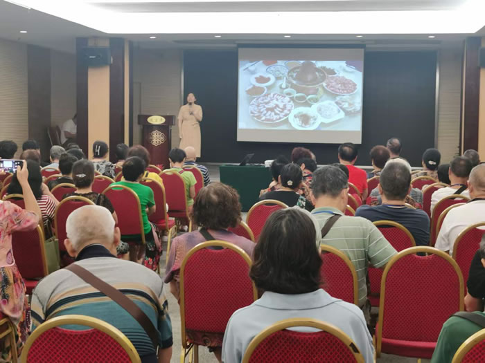 綿陽中旅行假日旅行社舉行胡楊林、南疆專列推薦會(huì)